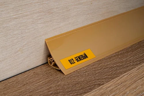 Плинтус для столешницы бежевый глянец 012-0 3,0м  1 20