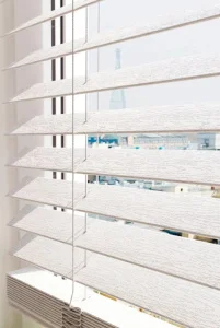 Жалюзи горизонтальные DDA F126WAT 70х160см белый под дерево