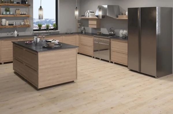 Ламинат Kastamonu BLUE FP700.2 4V фаска Дуб Харольд 33кл 1380х193х8мм 2,153м2 (8шт)