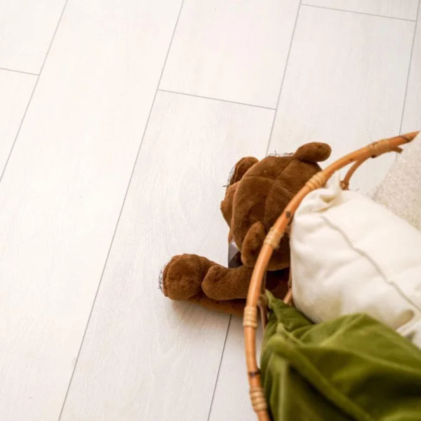 Ламинат Гомельдрев Black Label 1090 Мичиган снежный 1380х190х8мм 32 кл. 2,0976м² (8шт)