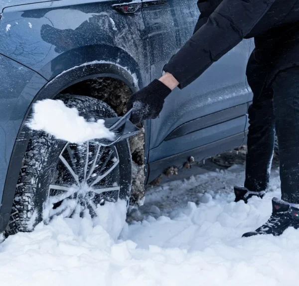 Лопата снегоуборочная полипропилен 210х260х700мм Сибртех 61679