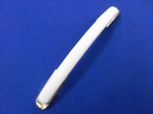 Ручка-скоба мебельная пласт  96 мм С1 (белая/золото) М5670 *1/10